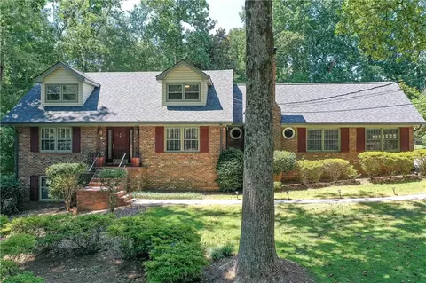 400 Willowbrook Dr SE, Smyrna, GA 30082