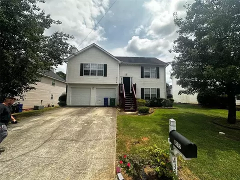 4312 Ward Bluff Dr, Ellenwood, GA 30294
