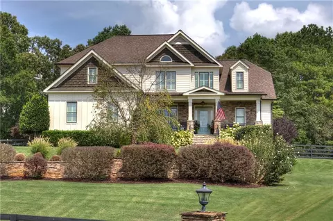 15 Lake Point Dr SE, Cartersville, GA 30121