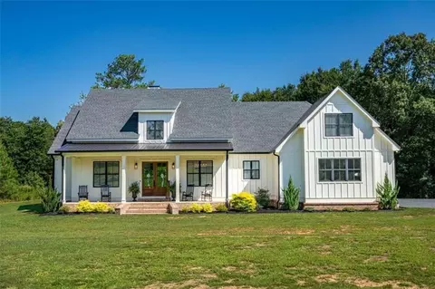 399 Kerce Rd, Kingston, GA 30145