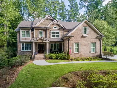 1468 Valley View Rd, Dunwoody, GA 30338