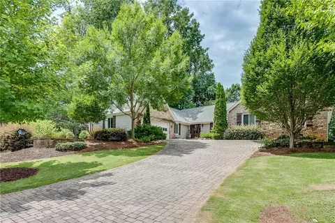 5265 Trowbridge Dr, Dunwoody, GA 30338