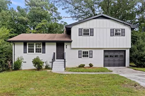 3520 Leisure Ln, Atlanta, GA 30349
