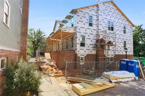 1078 Green St, Roswell, GA 30075