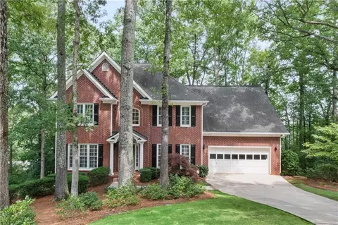 3069 Oak Chase Dr NE, Roswell, GA 30075
