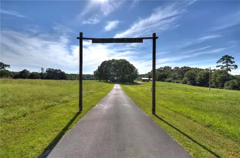 931 Erwin Hill Rd SE, Adairsville, GA 30103