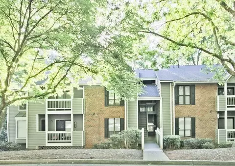 524 Warm Springs Cir, Roswell, GA 30075