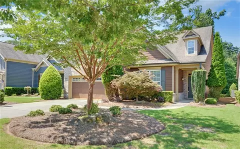 3016 Scarlet Oak Ln, Gainesville, GA 30504