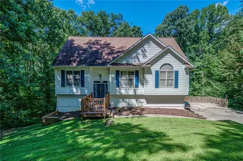8415 Emerald Pointe Ln, Gainesville, GA 30506