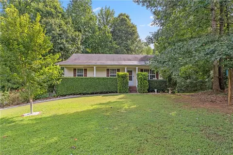 105 Hunters Ridge Ct, Covington, GA 30014