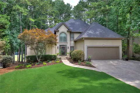 3200 Eagle Watch Dr, Woodstock, GA 30189