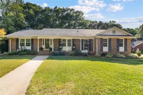 514 Roosevelt Blvd, Commerce, GA 30529