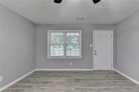 25 Mountain View Cir, Covington, GA 30016 photo 4