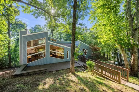 1981 Kinridge Rd, Marietta, GA 30062
