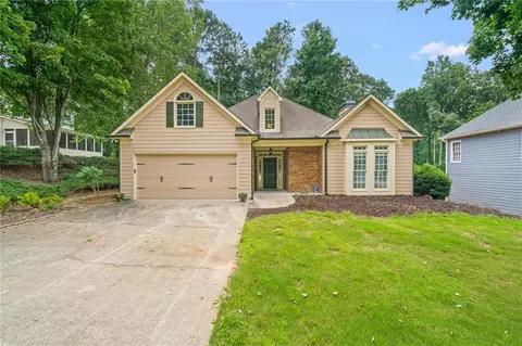 6313 Green Oak Rdg, Flowery Branch, GA 30542