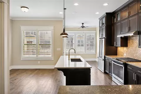 2424 Gatebury Cir, Chamblee, GA 30341 photo 5