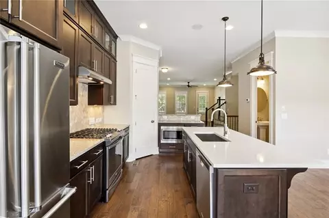 2424 Gatebury Cir, Chamblee, GA 30341 photo 7