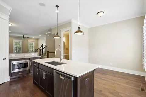 2424 Gatebury Cir, Chamblee, GA 30341 photo 8