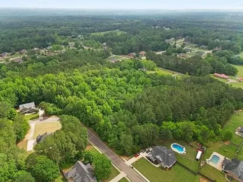 116 Cambridge Woods Dr, Mcdonough, GA 30252