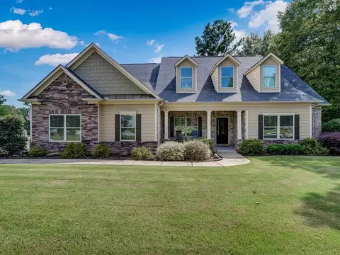 1405 Shadowstone Dr, Winder, GA 30680