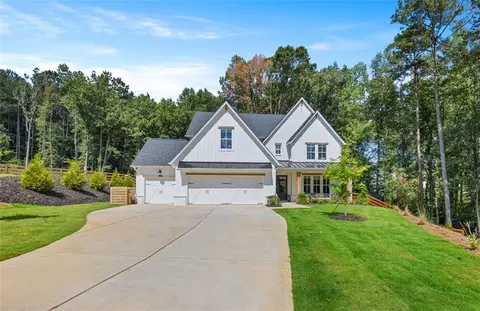 8130 Long Slope Dr, Gainesville, GA 30506