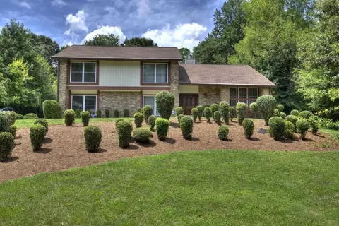 2781 Burtz Dr, Marietta, GA 30068
