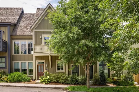 11181 Serenbe Ln, Chattahoochee Hills, GA 30268