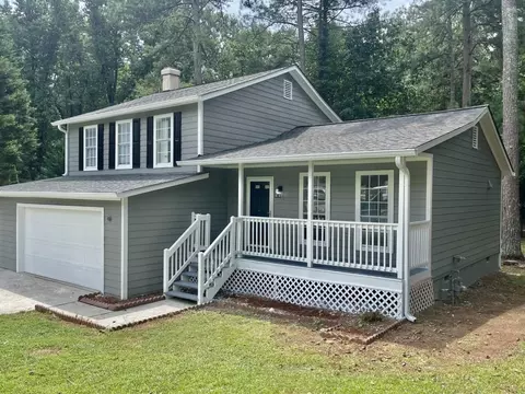 101 Wilbur Ln, Lawrenceville, GA 30044