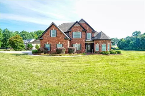 90 Green Valley Dr, Oxford, GA 30054