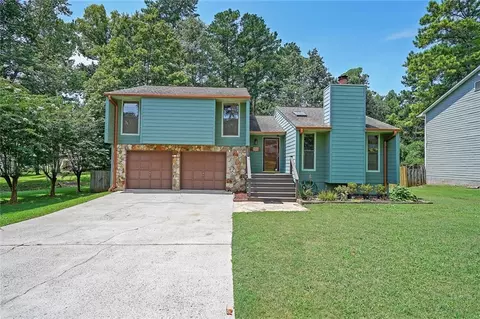 300 Roses Creek Dr, Lawrenceville, GA 30044