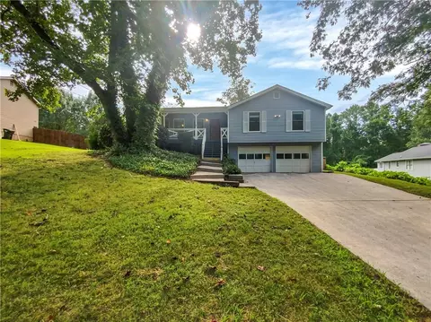 1027 Malibu Dr, Marietta, GA 30066
