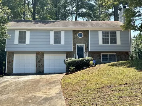5691 Tunbridge Wells Rd, Lithonia, GA 30058