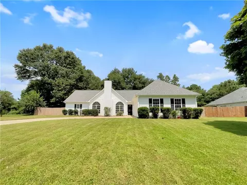 700 Tribble Gates Ct, Loganville, GA 30052