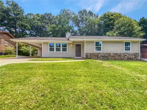 6502 Bobolink Ct, Rex, GA 30273