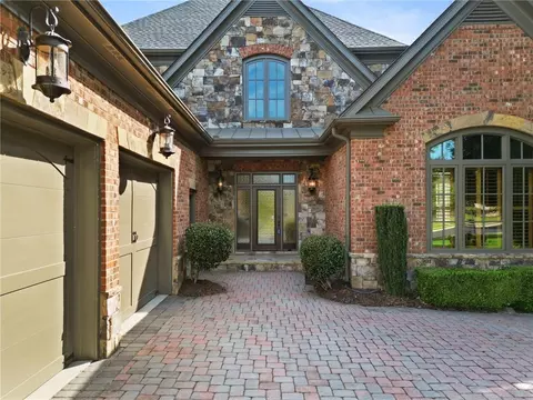 8160 Prestwick Cir, Duluth, GA 30097 photo 2