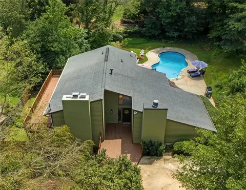 3624 Hardy Rd, Gainesville, GA 30506