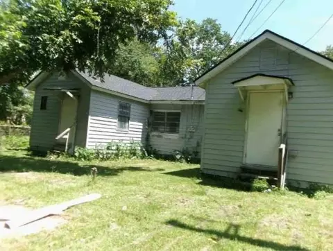 1013 Carroll St, Savannah, GA 31415
