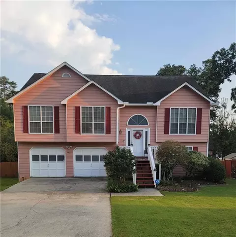 5500 Hunters Forest Ln, College Park, GA 30349
