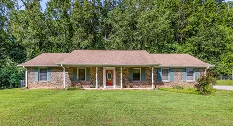 279 Brookfield Dr, Auburn, GA 30011