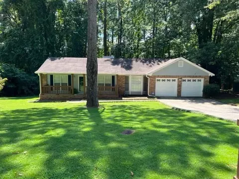 1922 Lullwater Cir, Jonesboro, GA 30236