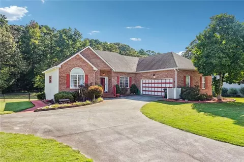 3820 Carriage Downs Ct, Snellville, GA 30039