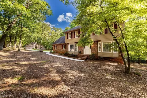 320 Martins Trl, Roswell, GA 30076