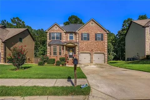 12230 Centerra Dr, Hampton, GA 30228