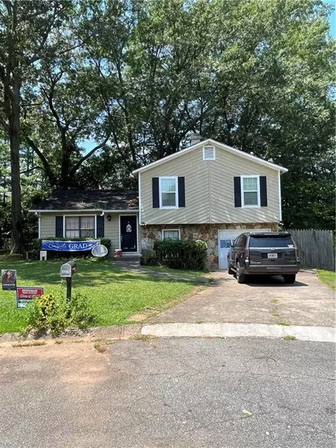 3275 Hollow Ln, Lawrenceville, GA 30044