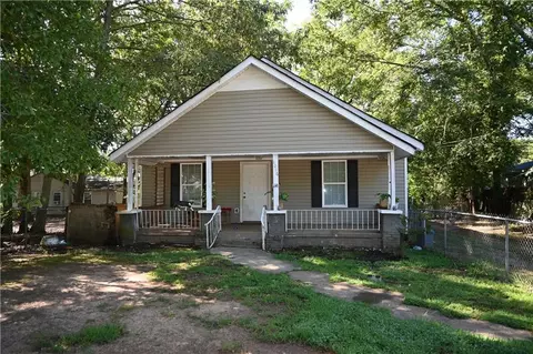 1006 W College St, Griffin, GA 30224