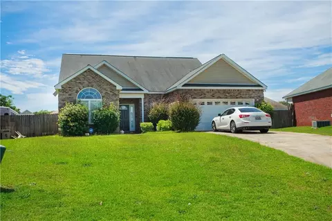 604 Stirling Bridge Dr, Warner Robins, GA 31088