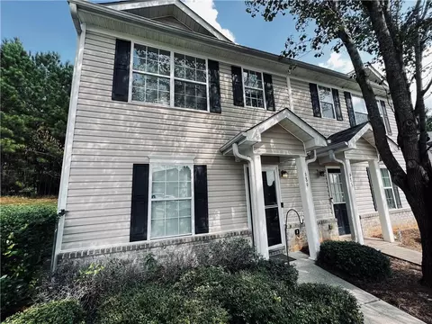 689 Outlook Way, Atlanta, GA 30349