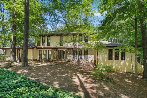 5181 Dellrose Ct, Dunwoody, GA 30338