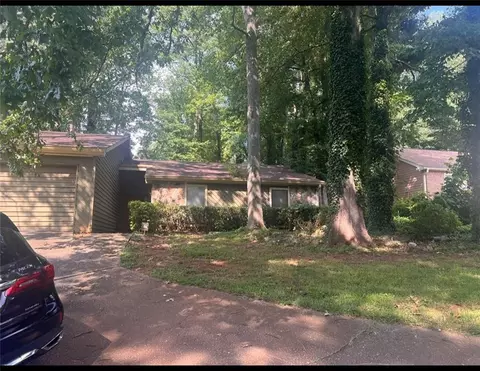 5132 Winterberry Dr, Stone Mountain, GA 30088