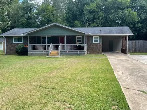 410 Strawberry Ln SE, Lindale, GA 30147
